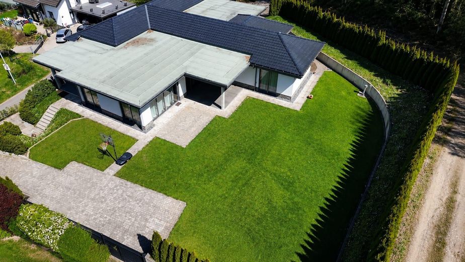 Exclusiver, großzügiger Bungalow der Extra-Klasse. Provisionsfrei!!! – Luft 1