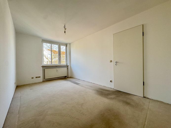 Familiengerecht – gut geschnittene 3-Zimmerwohnung in  München Schwabing-Freimann – Schlafzimmer