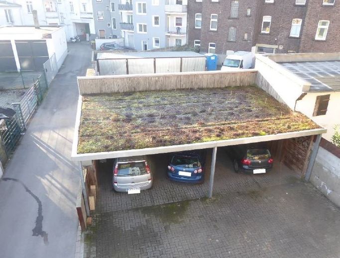 Renditepotential nach Modernisierung – Zufahrt Hof Carports