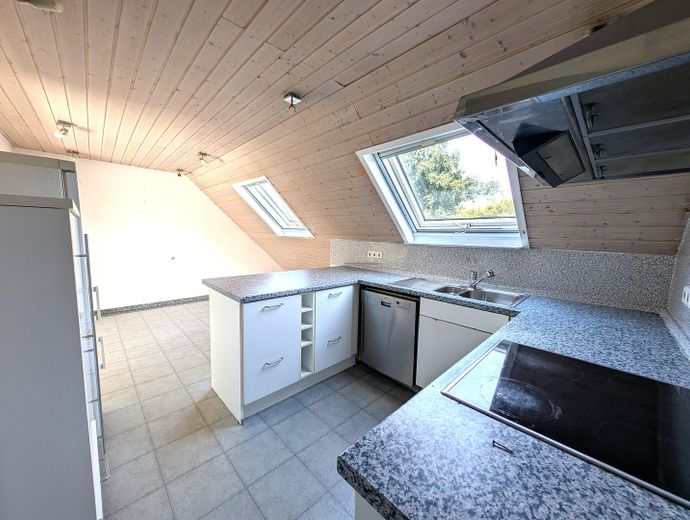 Ohne Provision - Freie 5 Zimmer Wohnung in ruhiger Lage, Garage, Balkon – Küche