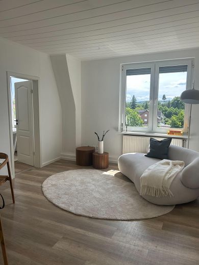 Perfekt für junge Leute, zentral gelegen, Gartenmitnutzung- 2 Zimmer Wohnung – Foto 3