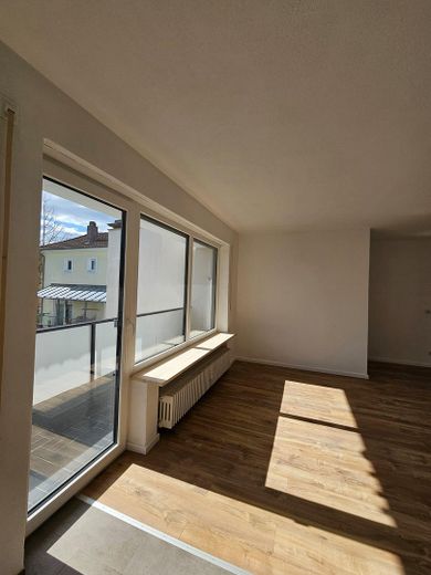 Wohnzimmer / Balkon