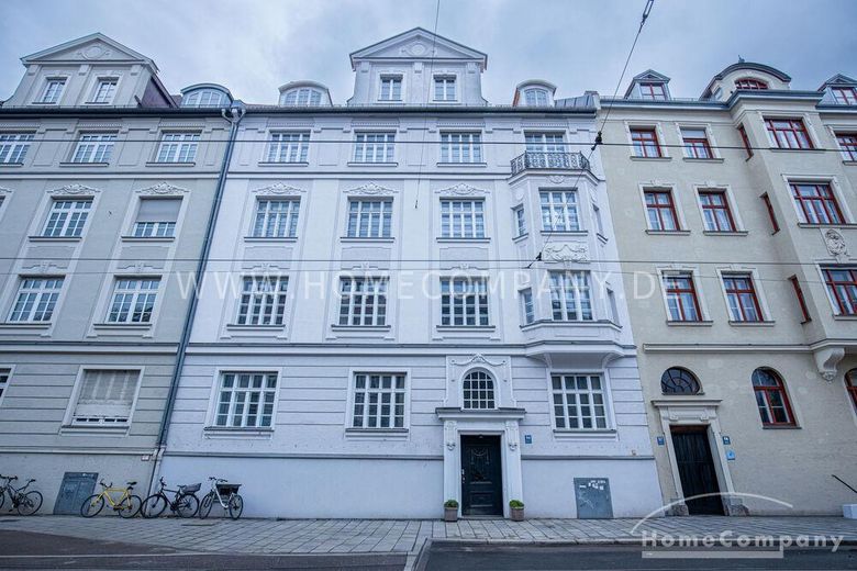 ***Klassische Eleganz in vollendeter Form – stilvoll sanierte Altbauwohnung mit Balkon in Bestlage Altbogenhausen – 3fc963612c6c5f53db9eda4372bfcf7b017e85f2.jpg