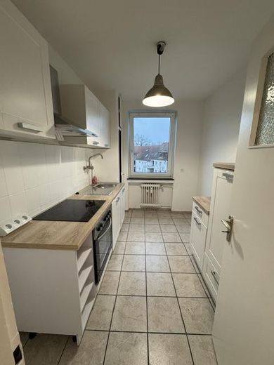 Helle 3 Zimmerwohnung in Hannover Ahlem frisch renoviert mit Einbauküche und KFZ Stellplatz – Küche