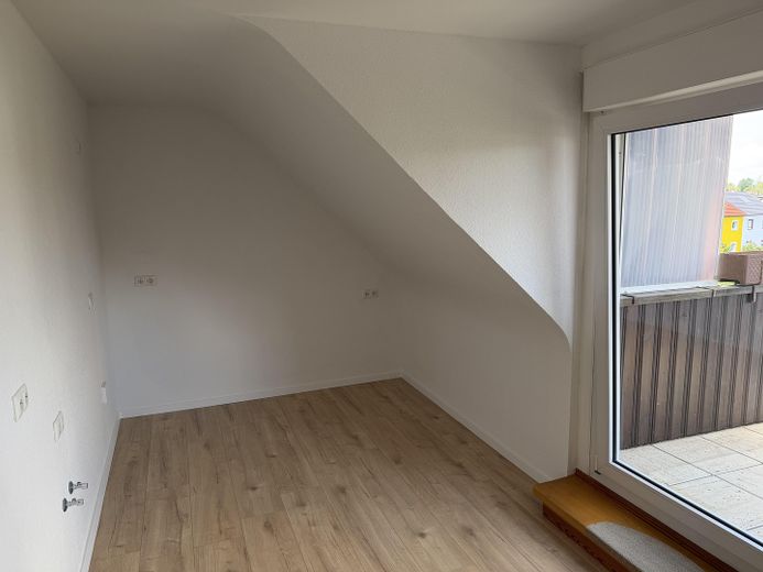 Prima occupazione dopo la ristrutturazione: luminoso appartamento di 2 locali con ampio balcone e cantina – Küche