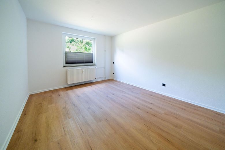 Frisch renovierte 3-Zimmer-Eigentumswohnung mit Balkon – Schlafzimmer