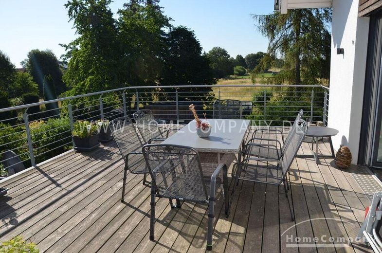 Großzügige 2 (3) Zi.-Wohnung in einem 2 Familienhaus, 1. OG, mit Balkon und 2 PKW-Stellplätzen. – 57e70238cb6572f737a3749ea259c689e65bd3a5.jpg