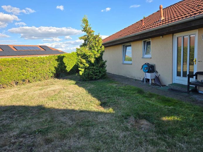 Bungalow con piscina e tanto comfort – Foto 13