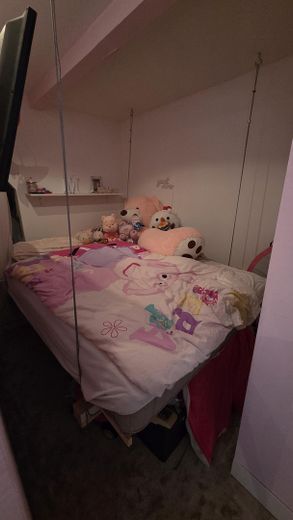 Bungalow familial de rêve avec 6,5 pièces et piscine à Wedemark – Schlafbereich Kind 2