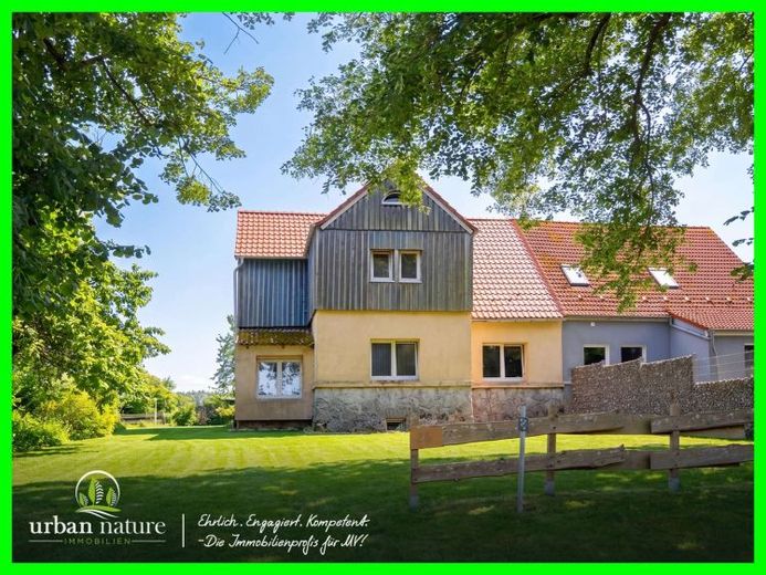 Historic charm meets modern potential – your dream home awaits you – Photo 1