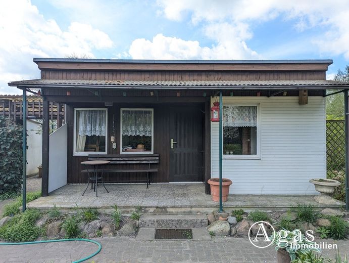 Großes Gartengrundstück mit Laube am Ortsrand von Zehdenick (Eigentum - keine Pacht, kein Verein) – Laube
