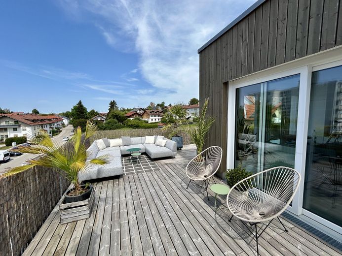 Exclusives Penthouse mit 90 qm Dachterrasse und Bergblick – Dachterrasse