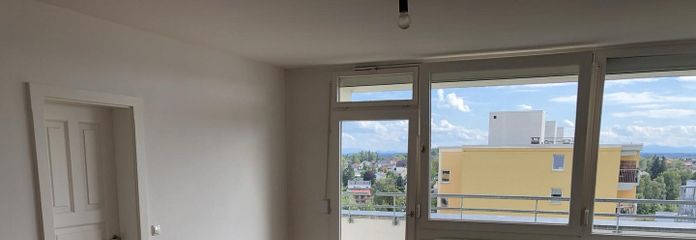 Van particuliere eigenaar - gerenoveerd 3-kamerappartement met balkon op het zuiden en uitzicht op de bergen