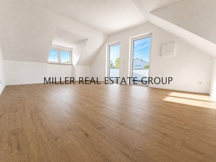 Exklusive Neubau-Dachgeschosswohnung in Ingolstadt-Unterhaunstadt - ca. 116 m², Erstbezug, KfW 55 &amp; zwei separat nutzbare Wohnbereiche! – offener Wohn-Ess-Küchenbereich
