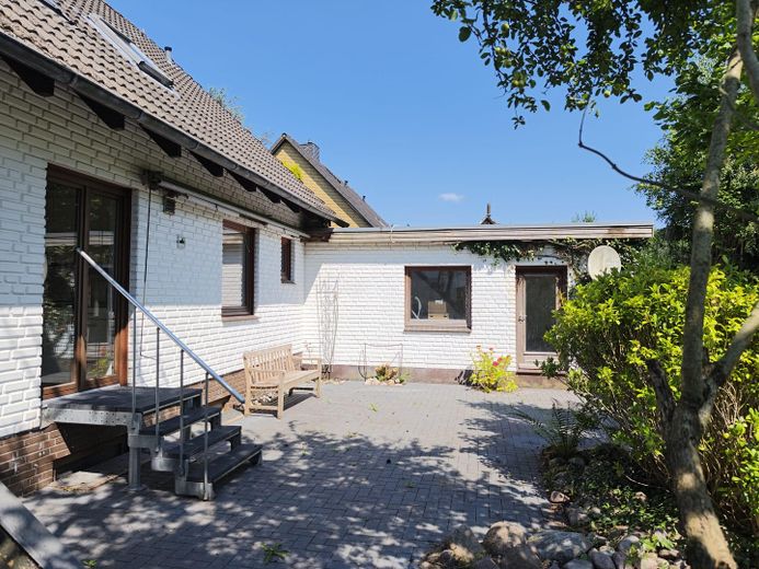 Freistehendes EFH mit Anliegerapartment auf 980 m2 Grund, Schleswig_Neustadt – Terrasse Süd/Ost