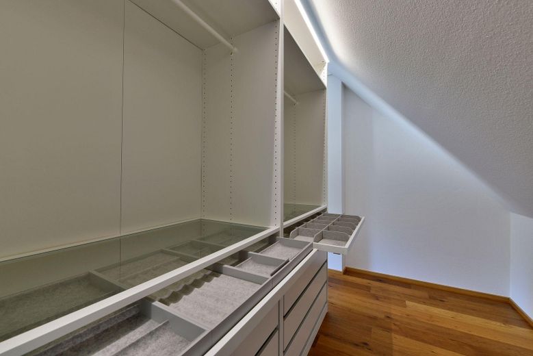 Ampiezza su due livelli – esclusiva maisonette con terrazza sul tetto e vista panoramica – Foto 16