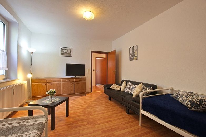 İki oturma-yatak odası ve oturma mutfağı, W-LAN, iki çalışanın konaklaması için ideal daire – 23186400cb271f295adcb2a2330d6131453e65f5.jpg