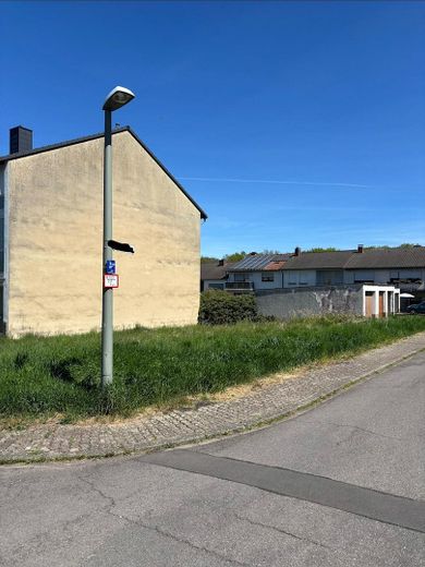 Terrain à bâtir dans un quartier calme d’Ensdorf – Photo 2
