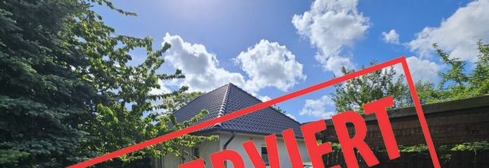 Cena obniżona! Jak nowy bungalow z potencjałem rozbudowy w wymarzonej lokalizacji na skraju pola, z wiatą na samochód i domkiem ogrodowym