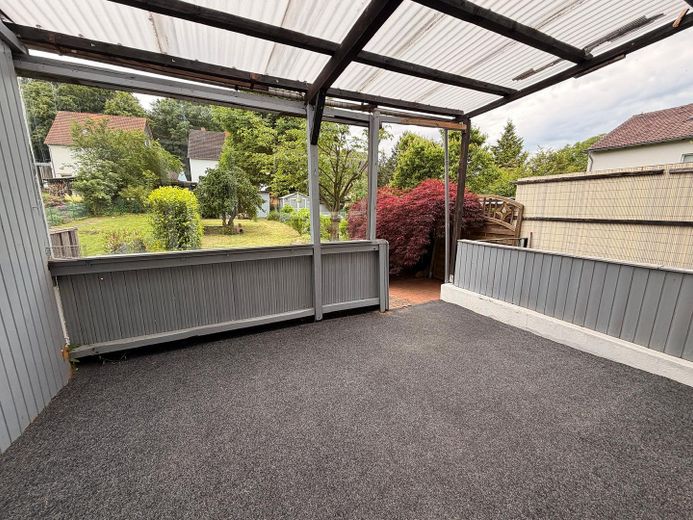 Reihenhaus mit Garten & Dachausbau-Potenzial – 4 Zimmer, provisionsfrei | Goslar - Georgenberg – Geräumige Terrasse
