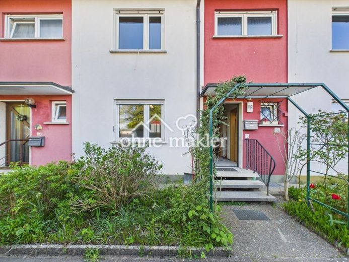 Edles Reihenmittelhaus in gepflegter Umgebung – फोटो 1