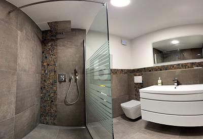 WOHNJUWEL: FERNBLICK  &  SMART-HOME-LUXUS – 1752083985_8b0df7.jpg