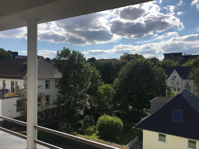Attraktive 3-Zi.-Wohnung KDB mit Balkon zu vermieten – Blick vom Balkon