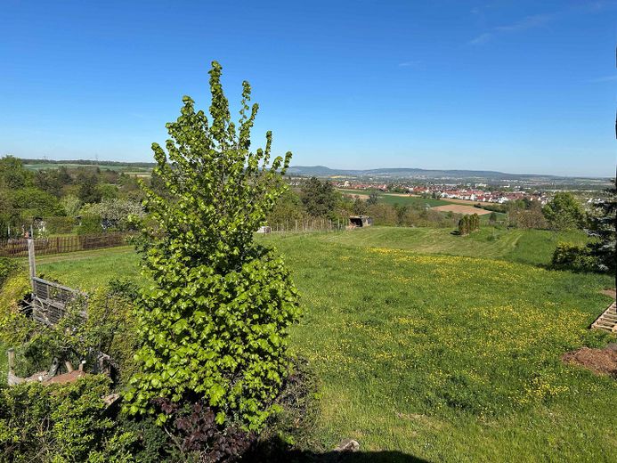 Appartamento mansardato di 3 locali + ufficio – Sicht vom Balkon nach NW