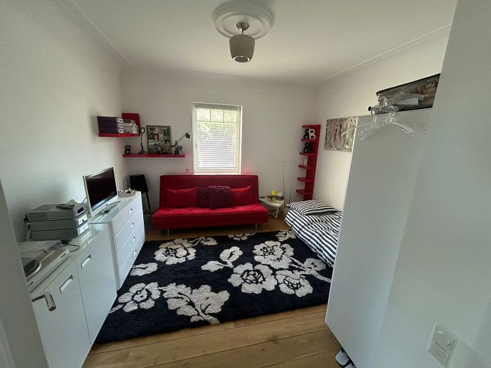Große und modern-luxuriös ausgestattete Villa im Toskana-Stil am Hamburger Stadtrand zu verkaufen – Zimmer 1 (EG)