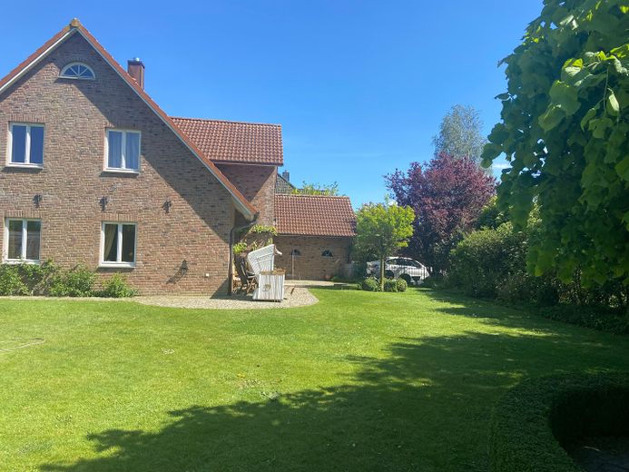 Landhaus "Rose Garden" direkt vor Sylt zu verkaufen! – Landhaus "Rose Garden"