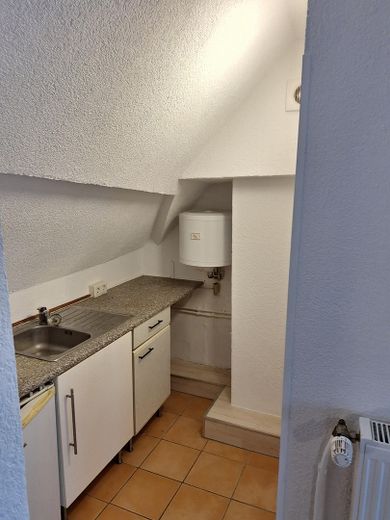 2-кімнатна квартира з кухонним куточком, мансардний поверх, Gaustrasse XXX – Küchenzeile