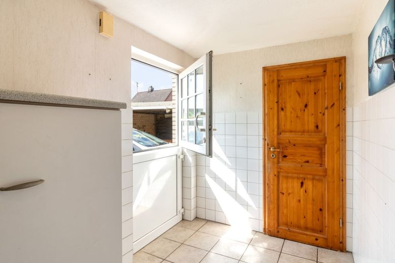 Einfamilienhaus mit viel Potenzial und Raum für eigene Ideen – Klönschnacktür - Nebeneingang