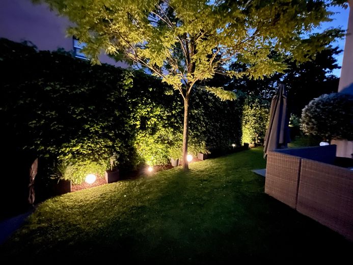 Modernes & Energieeffizientes Reihenendhaus mit großem Garten – Garten