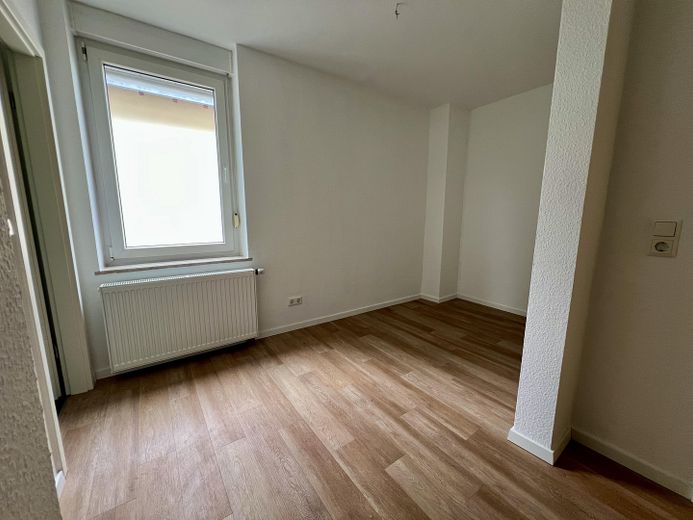 Schicke 4R-Wohnung | EBK | großes WoZi | Balkon | 2 Bäder – Essbereich Küche
