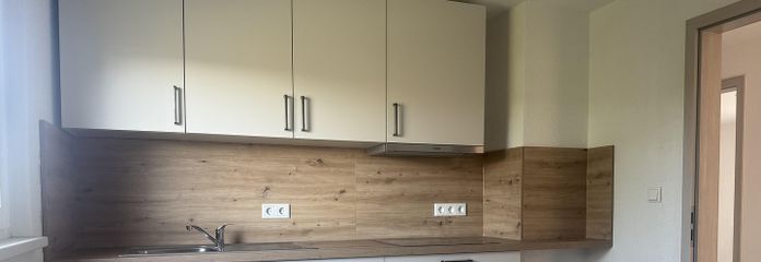 3-Zimmer-Wohnung mit neuer Einbauküche, Südbalkon & Stellplatz – Küche