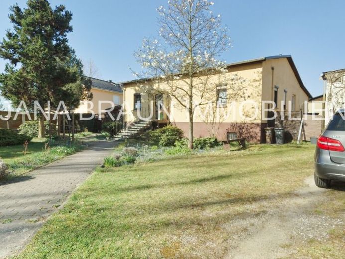 Bungalow in Ahrensfelde - mit Keller und Doppelgarage – Foto 1