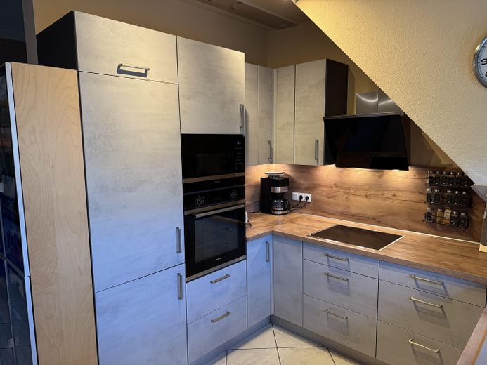 Appartement en duplex avec galerie unique, balcon orienté sud et vue dégagée sur la vallée de la Bibert – Photo 6