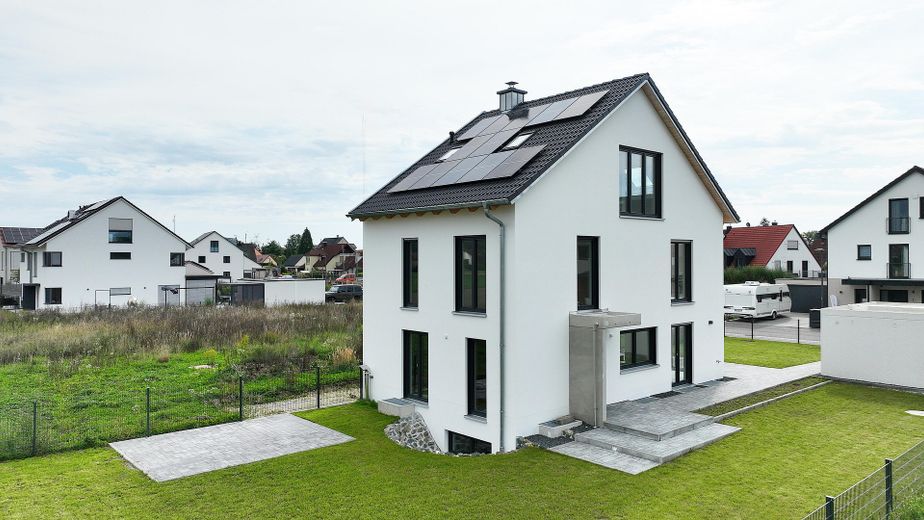 602 m² arsa, stüdyo ve en modern bina teknolojisine sahip seçkin yeni yapım ikiz ev – Fotoğraf 1