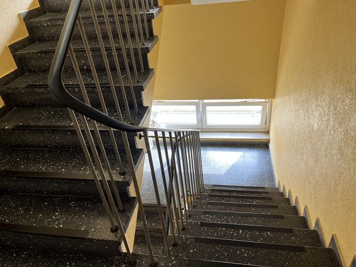 Top renovated 2-room apartment with balcony, car parking space - ready to move in immediately – Foto 17