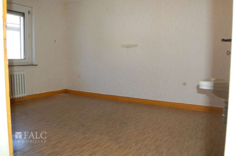 +++Immobile da ristrutturare con molto potenziale, senza commissioni!!!+++ – Zimmer 8_OG