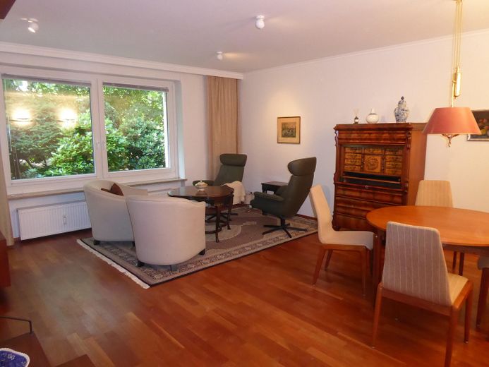 Well-laid-out apartment with a view of the greenery, top energy efficiency, top condition – Wohnzimmer