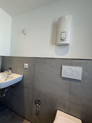 Sanierte 2-Zimmer-Wohnung in Düren – 40 m², 1. OG – Bad