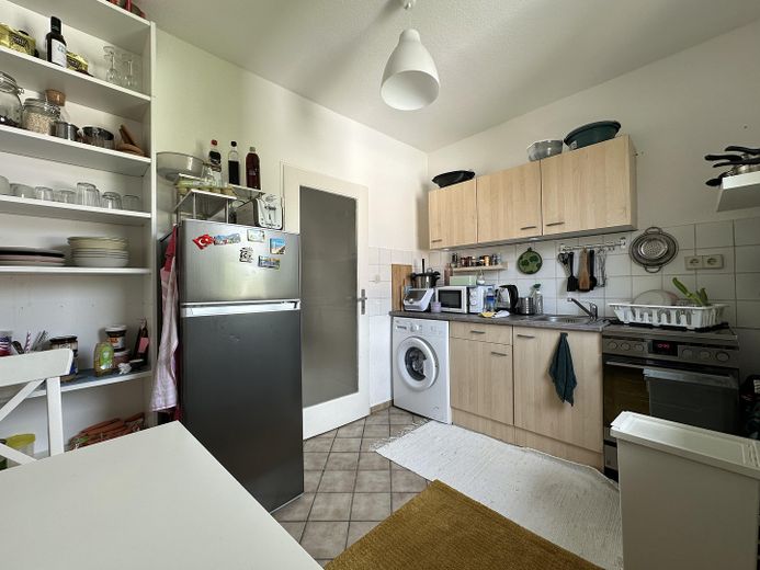 Centralne mieszkanie 2-pokojowe w frankfurckim Ostend z balkonem i EBK – Foto 18