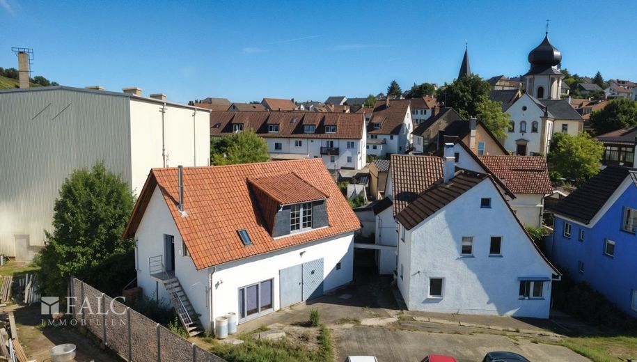 Seltene Chance: Renovieren oder Umgestalten - FALC Immobilien Heilbronn – Zwei auf einen Streich