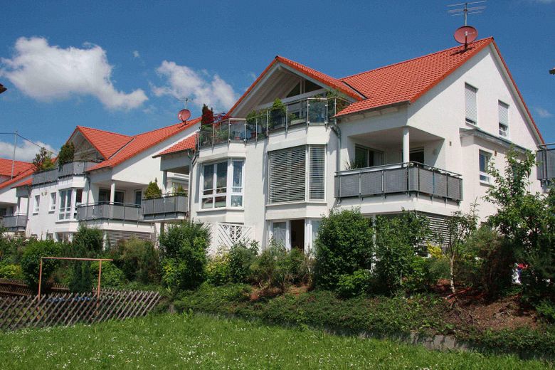 Gepflegte 3 1/2-Zimmer-DG-Wohnung mit gehobener Ausstattung und EBK in Rutesheim - provisionsfrei! – Aussenansicht