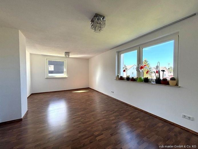 Solides, modernisiertes Einfamilienhaus in bevorzugter Wohnlage von Zell – VUB0002343-9