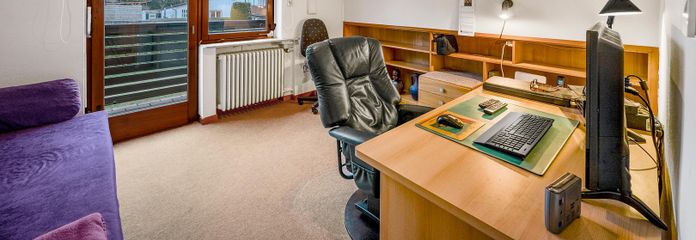Arbeitszimmer mit Balkon