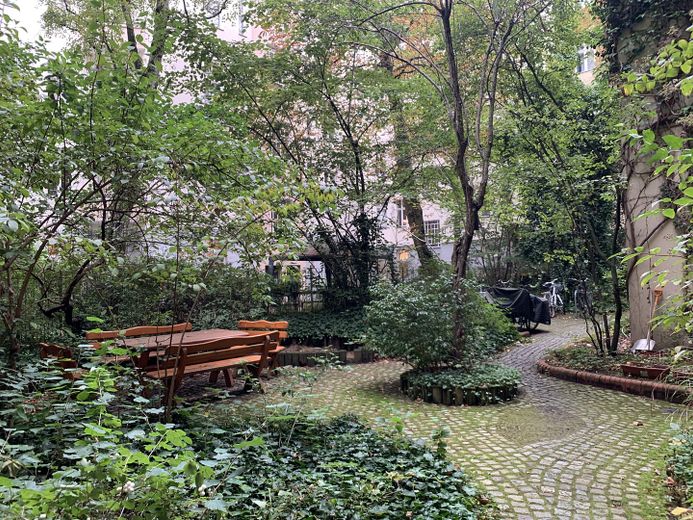 Privatverkauf 56m² Altbau-Wohnung im Heckmannufer, Wrangelkiez – Innenhof