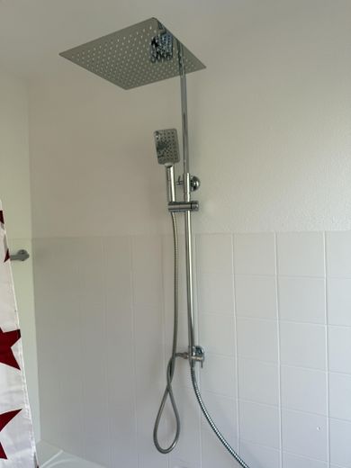 Casa a schiera ristrutturata con finiture di pregio in affitto a Mindelheim – Regendusche