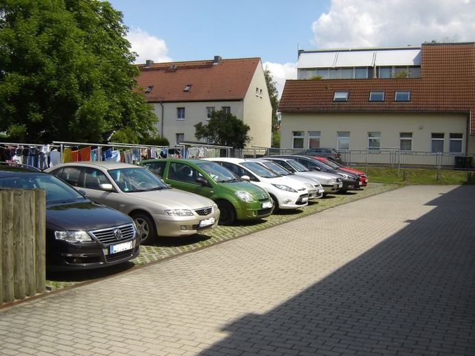Super Stellplatz für Ihr Auto! – Foto 1